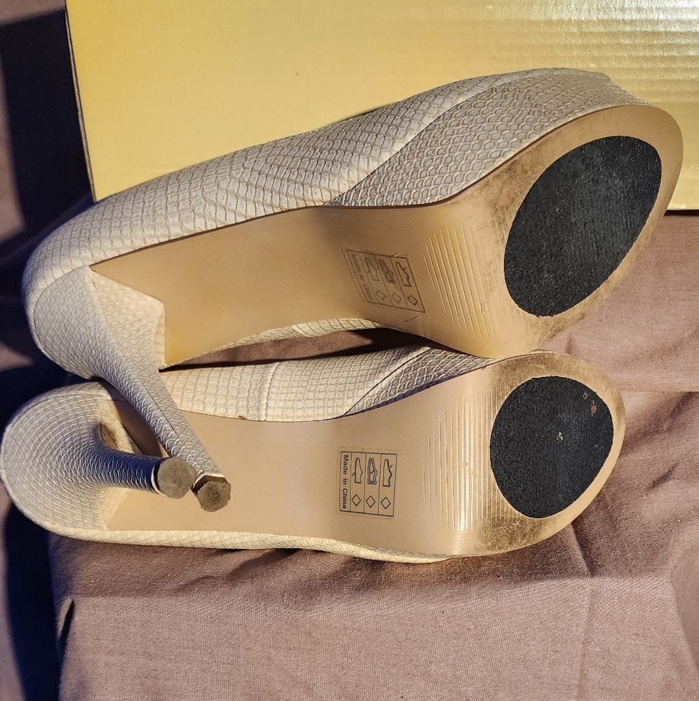 Gomax Platform Stilettos Pre-Loved - image 6